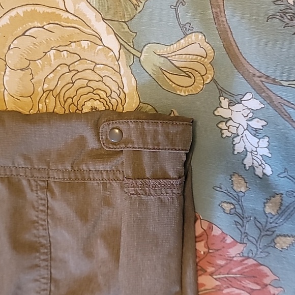 The North Face short, size 4 - Picture 4 of 8